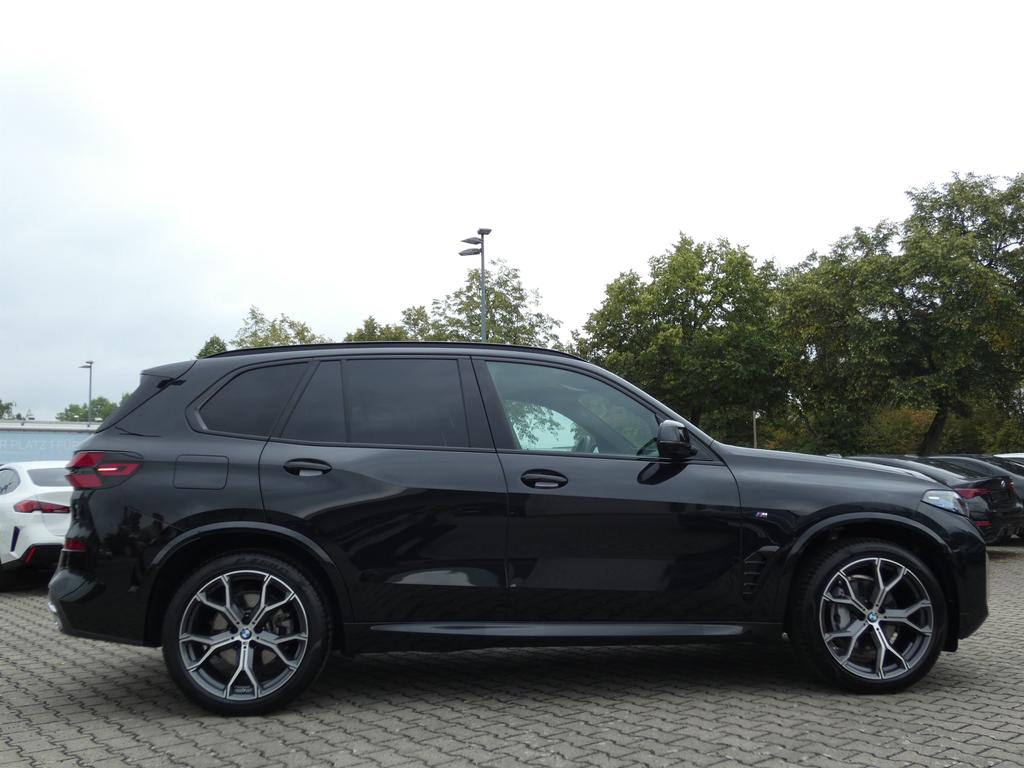 BMW X5 2024 г. Чёрный, пробег 29709 км
