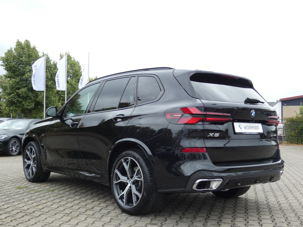 BMW X5 2024 г. Чёрный, пробег 29709 км