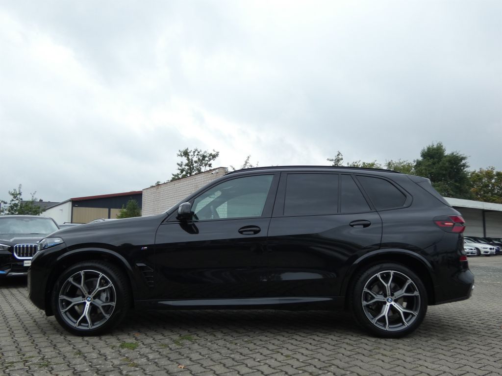 BMW X5 2024 г. Чёрный, пробег 29709 км
