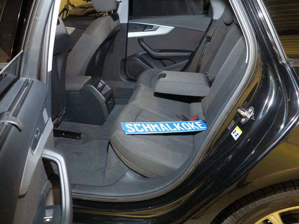 Audi A4 2022 г. Чёрный, пробег 43500 км