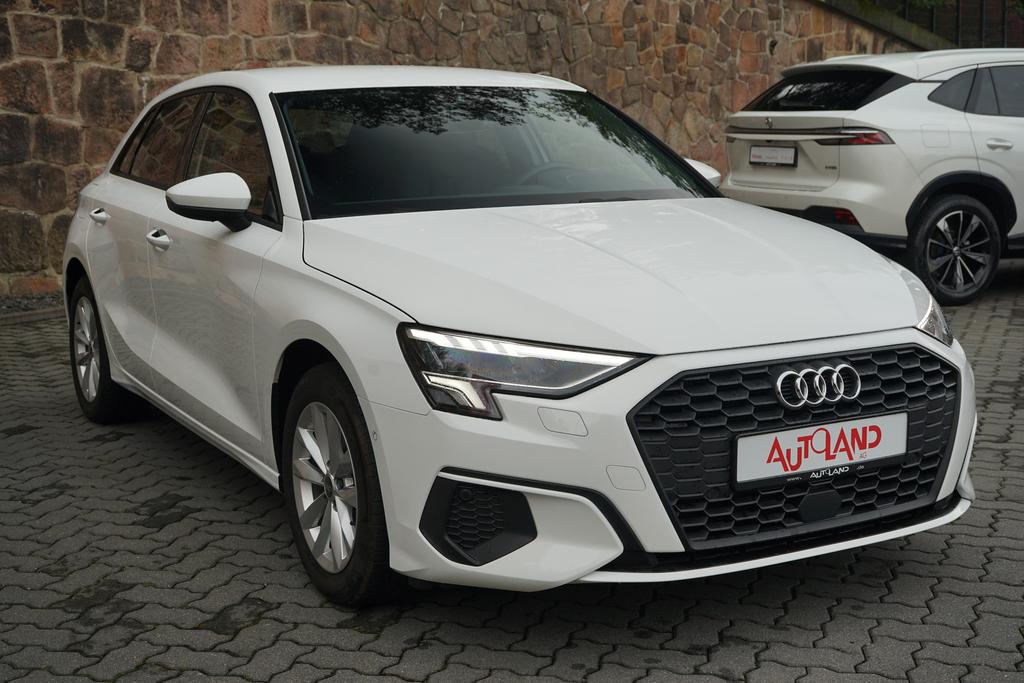 Audi A3 2023 г. Белый, пробег 55866 км