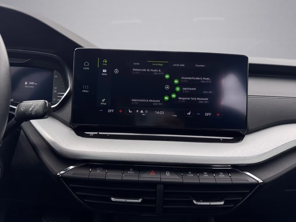 Skoda Octavia 2023 г. Белый, пробег 53774 км
