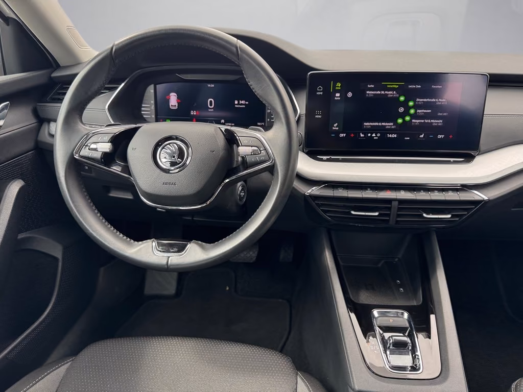 Skoda Octavia 2023 г. Белый, пробег 53774 км