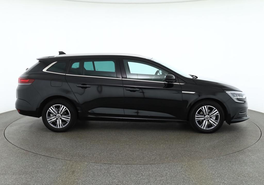 Renault Megane 2022 г. Чёрный, пробег 39515 км