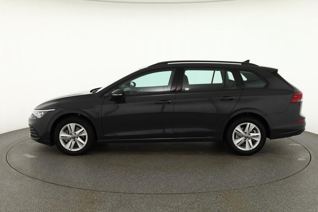 Volkswagen Golf 2024 г. Серый, пробег 27604 км