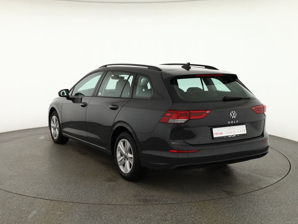Volkswagen Golf 2024 г. Серый, пробег 27604 км