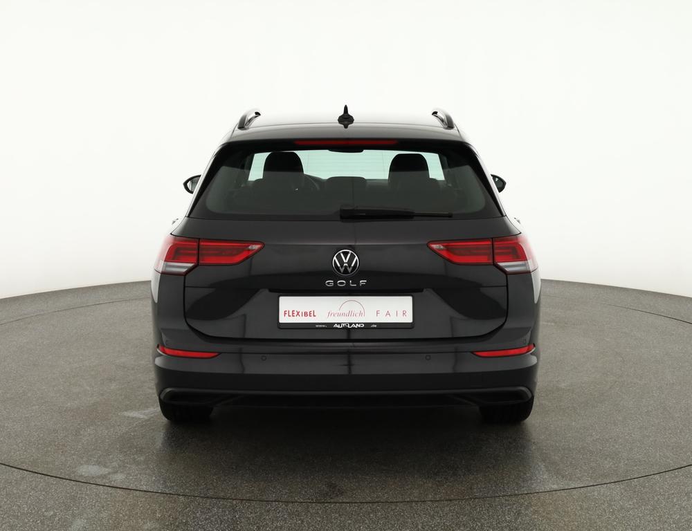 Volkswagen Golf 2024 г. Серый, пробег 27604 км