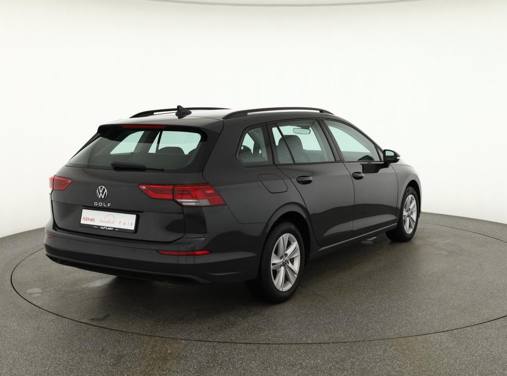 Volkswagen Golf 2024 г. Серый, пробег 27604 км
