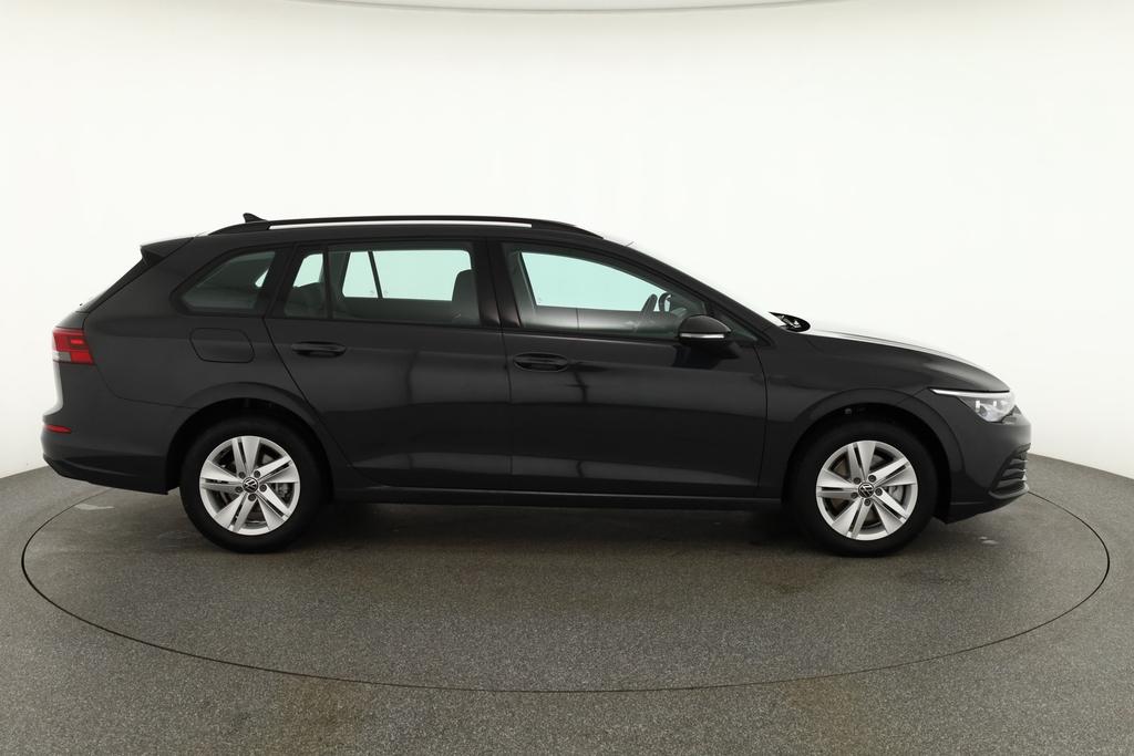 Volkswagen Golf 2024 г. Серый, пробег 27604 км