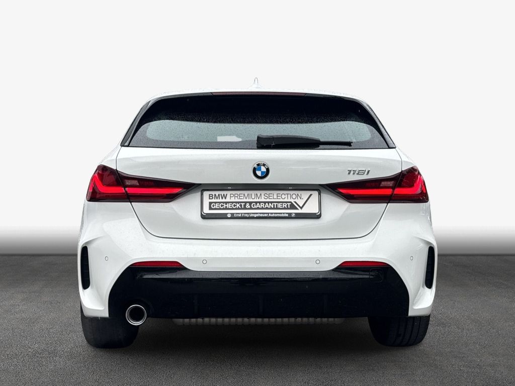 BMW 118 2023 г. Белый, пробег 36498 км