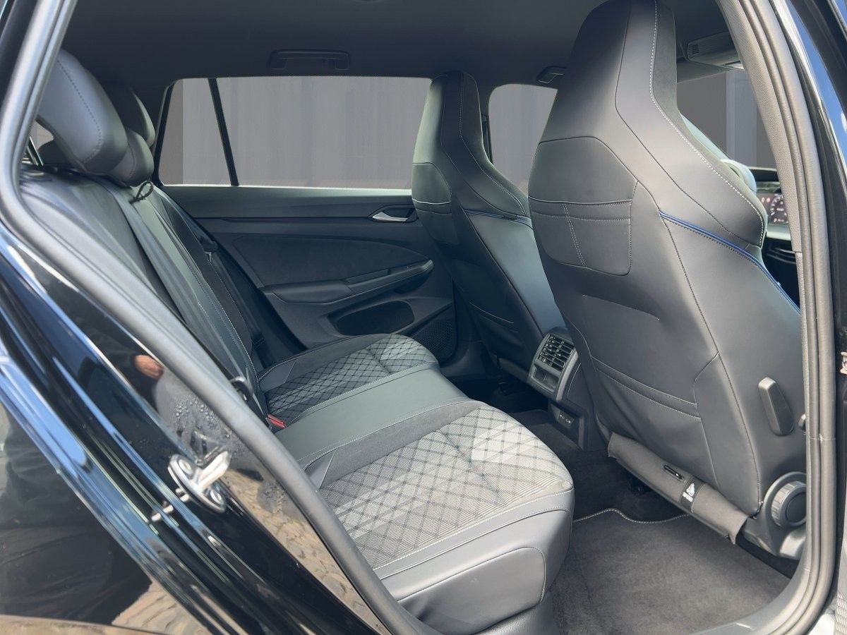Volkswagen Golf 2025 г. Чёрный, пробег 37469 км