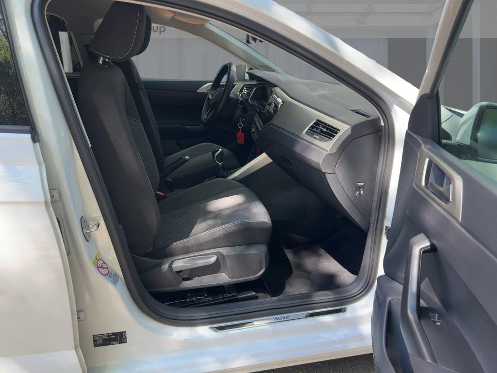 Volkswagen Polo 2024 г. Белый, пробег 59768 км