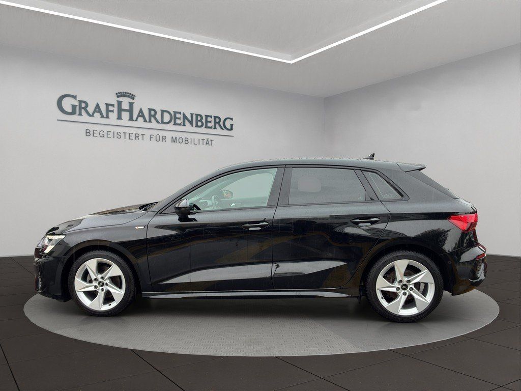 Audi A3 2022 г. Чёрный, пробег 36800 км