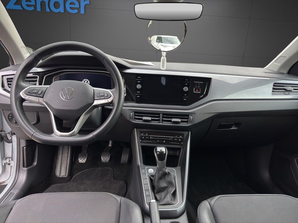Volkswagen Taigo 2023 г. Серебристый, пробег 28294 км