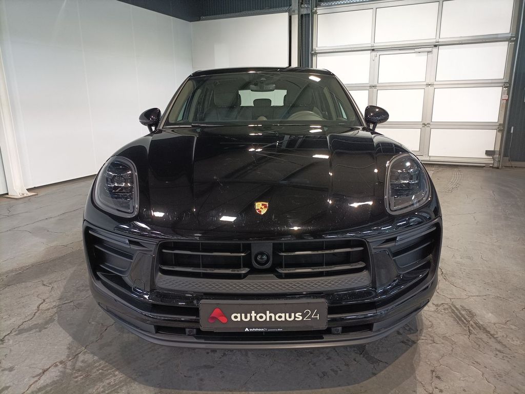Porsche Macan 2022 г. Чёрный, пробег 38804 км