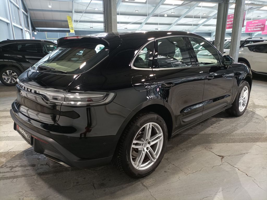 Porsche Macan 2022 г. Чёрный, пробег 38804 км