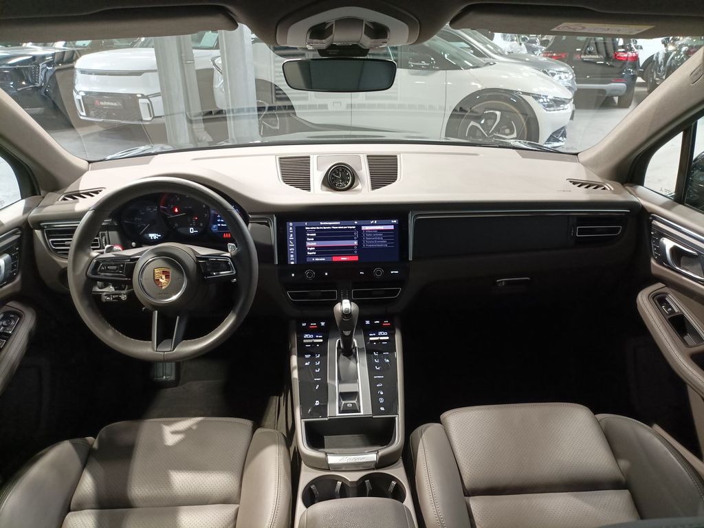 Porsche Macan 2022 г. Чёрный, пробег 38804 км