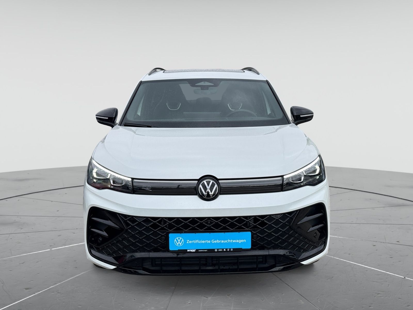 Volkswagen Tiguan 2025 г. Белый, пробег 11358 км