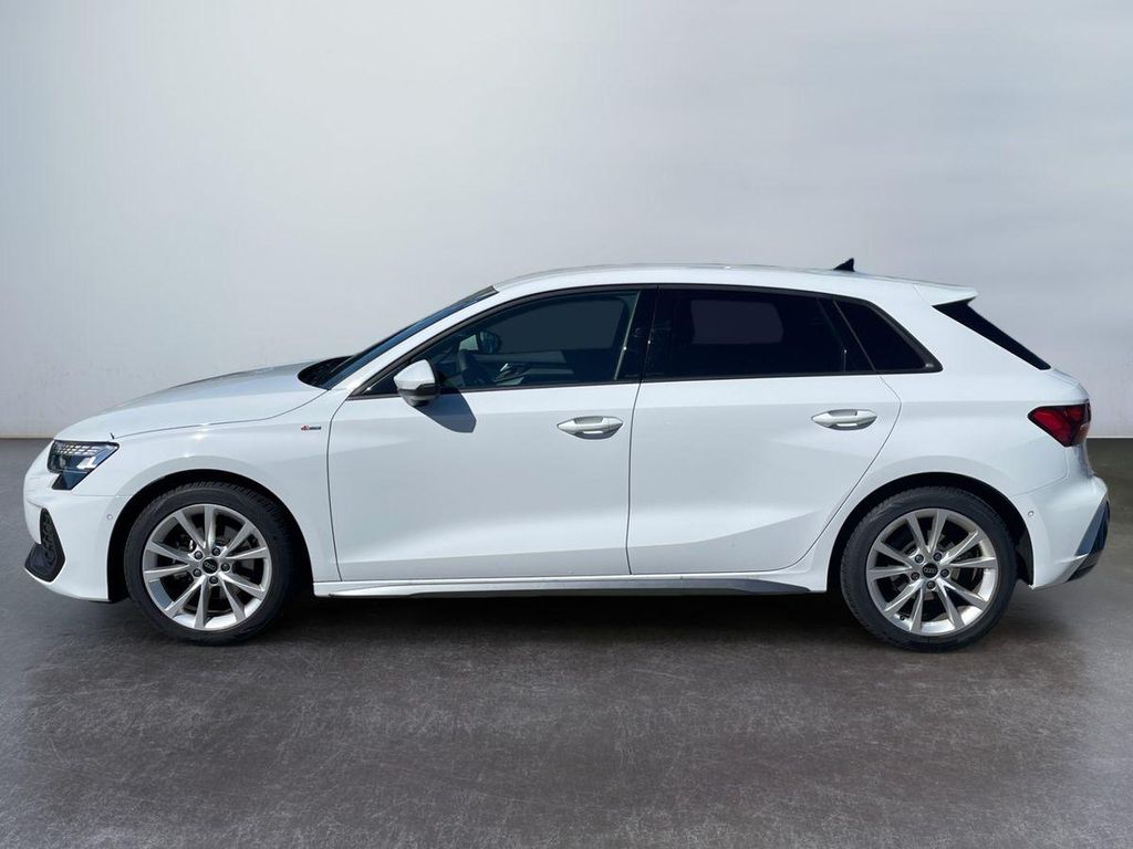 Audi A3 2025 г. Белый, пробег 31712 км