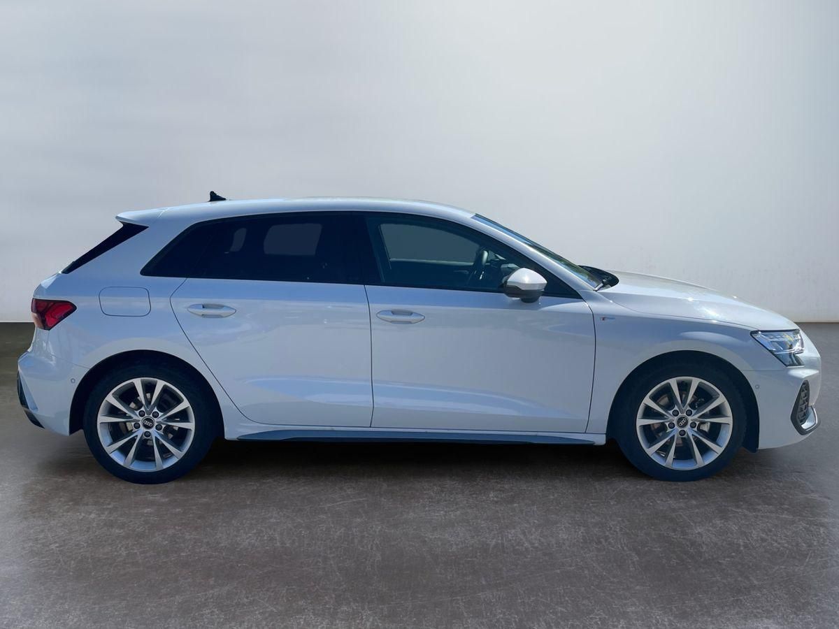 Audi A3 2025 г. Белый, пробег 31712 км