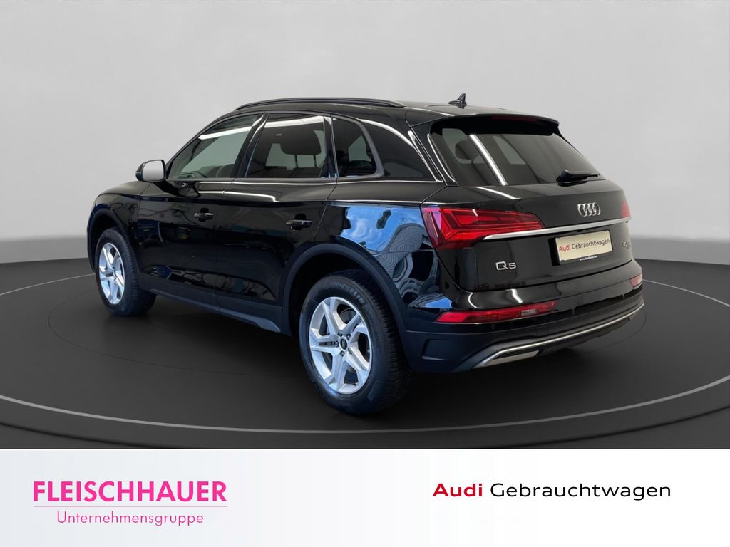 Audi Q5 2023 г. Чёрный, пробег 56128 км