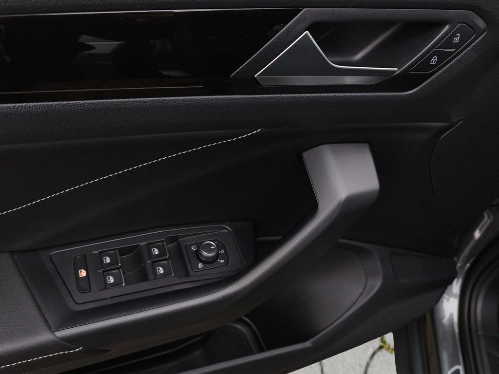 Volkswagen T-Roc 2023 г. Серый, пробег 48500 км