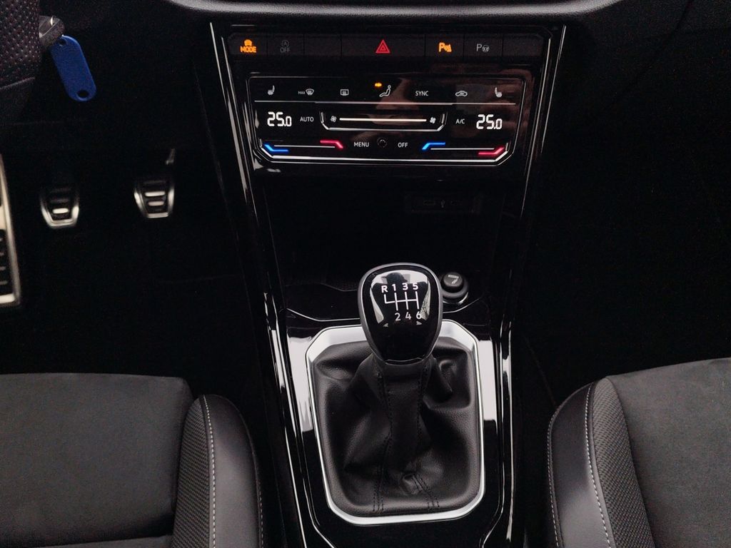 Volkswagen T-Roc 2023 г. Серый, пробег 48500 км