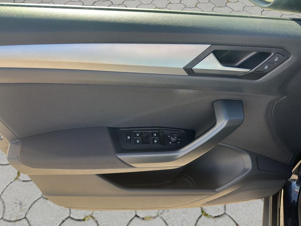 Volkswagen T-Roc 2023 г. Чёрный, пробег 58500 км