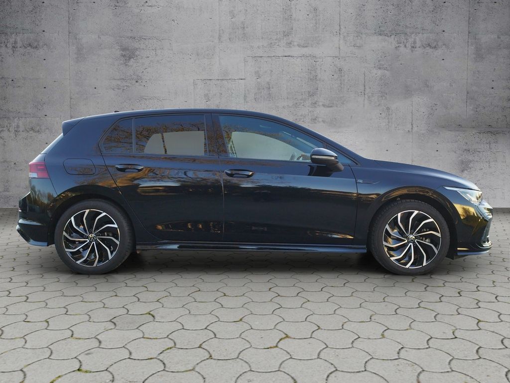 Volkswagen Golf 2024 г. Чёрный, пробег 21500 км
