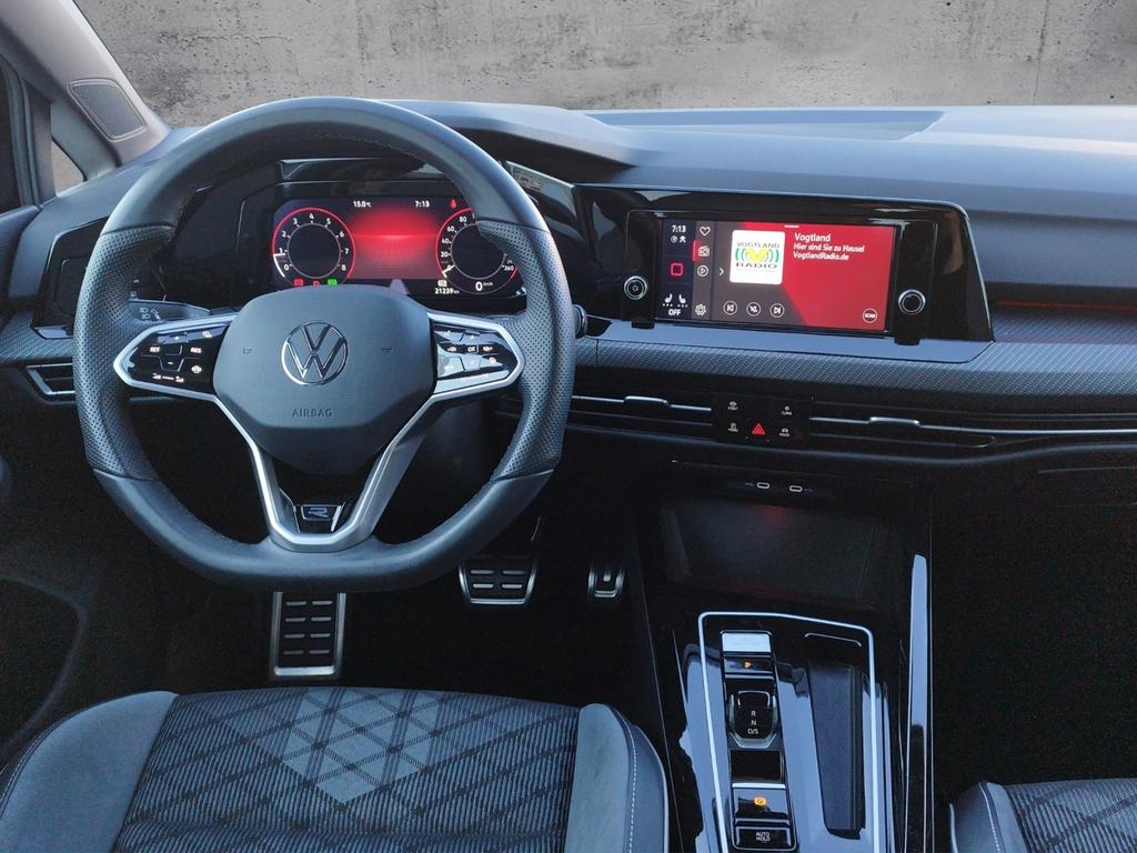 Volkswagen Golf 2024 г. Чёрный, пробег 21500 км