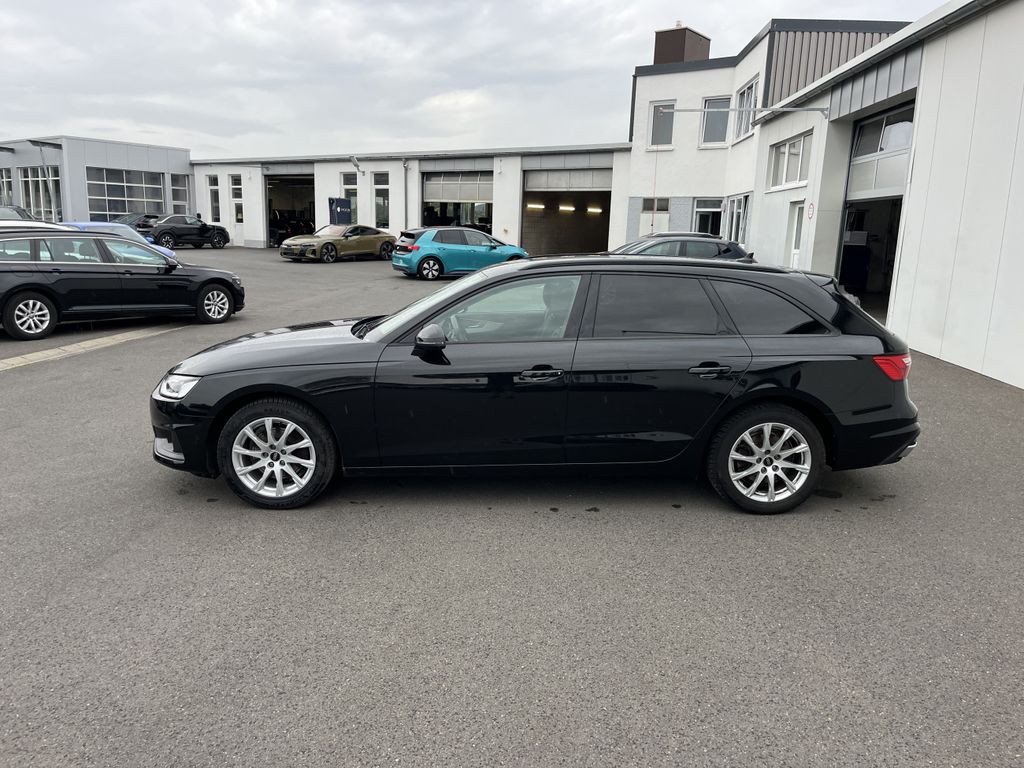 Audi A4 2022 г. Чёрный, пробег 45199 км