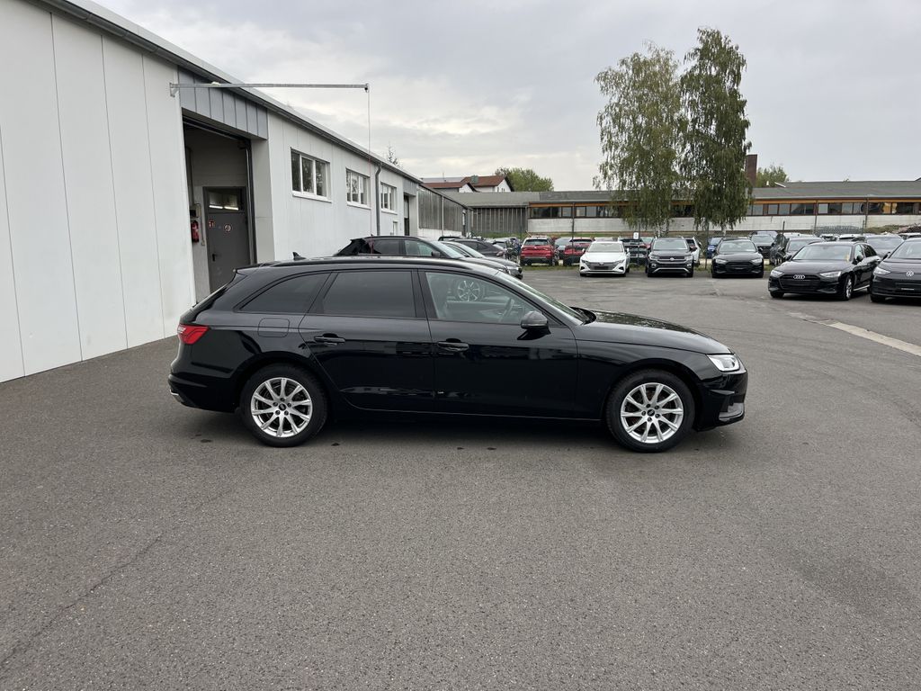Audi A4 2022 г. Чёрный, пробег 45199 км