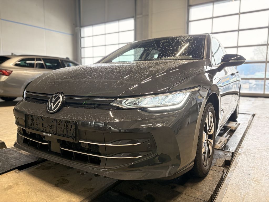 Volkswagen Golf 2024 г. Серый, пробег 25001 км