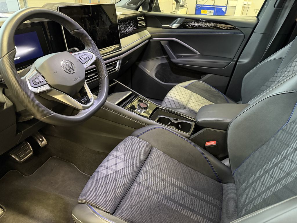 Volkswagen Tiguan 2025 г. Белый, пробег 17349 км