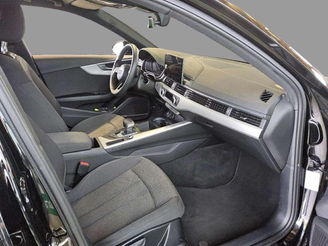Audi A4 2023 г. Чёрный, пробег 39429 км