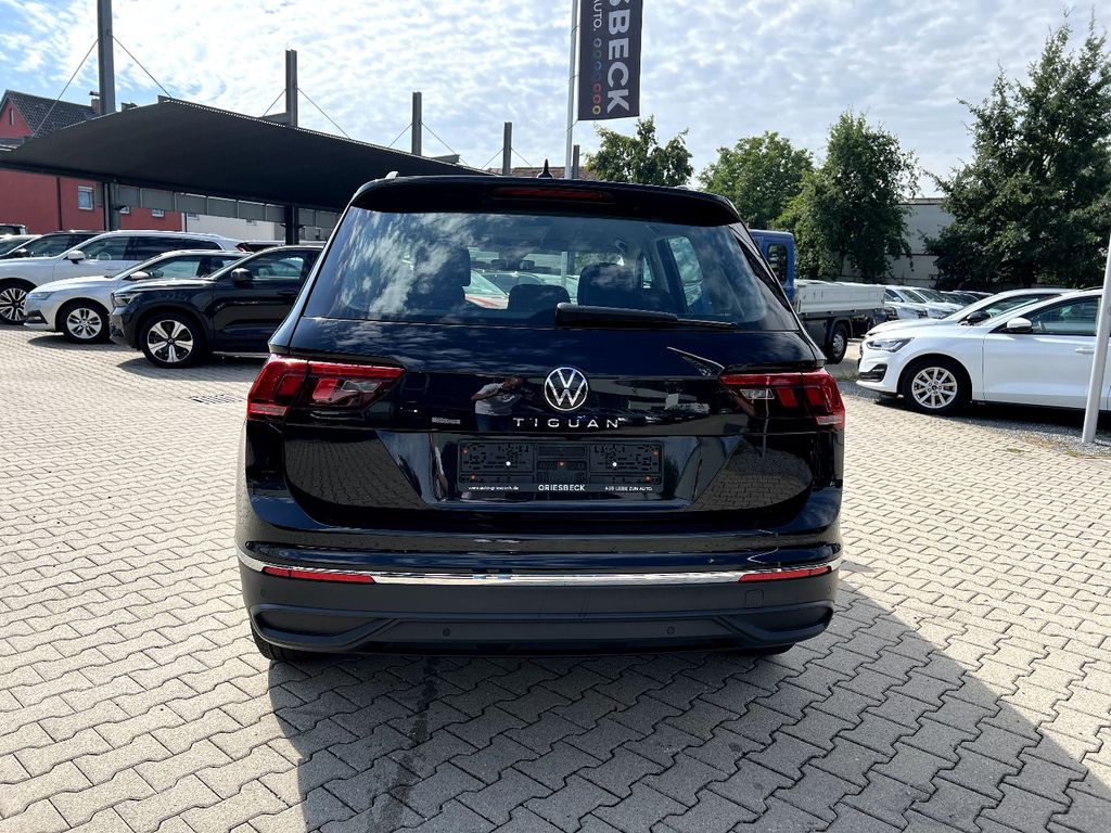 Volkswagen Tiguan 2024 г. Чёрный, пробег 26551 км