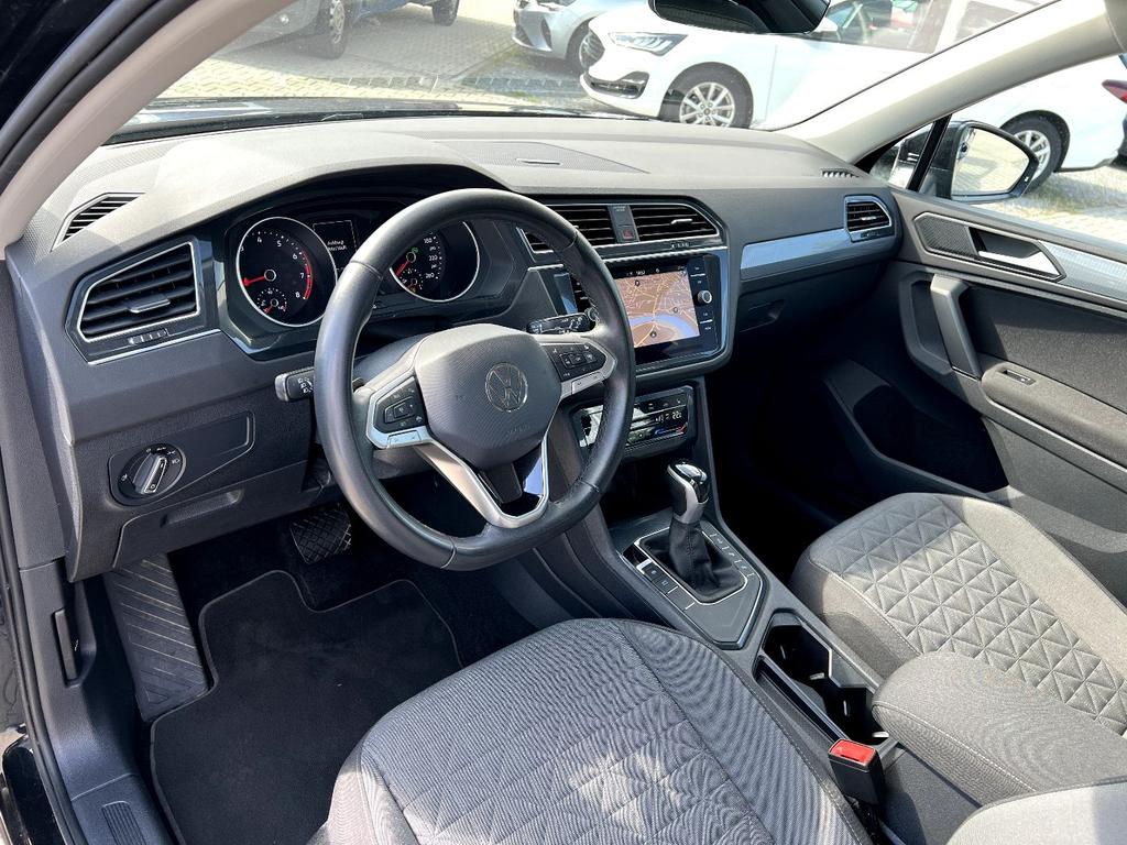 Volkswagen Tiguan 2024 г. Чёрный, пробег 26551 км