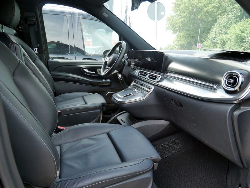 Mercedes-Benz V 300 2024 г. Чёрный, пробег 37500 км