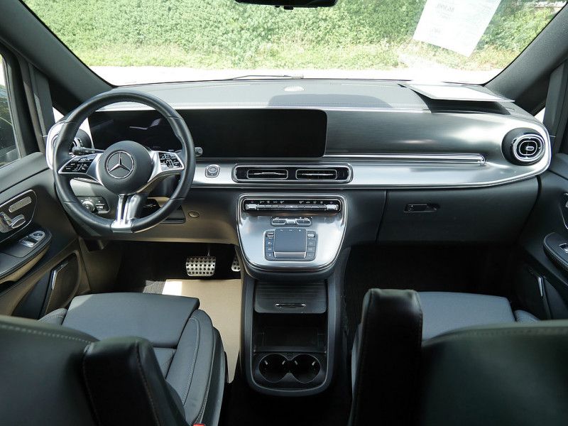 Mercedes-Benz V 300 2024 г. Чёрный, пробег 37500 км