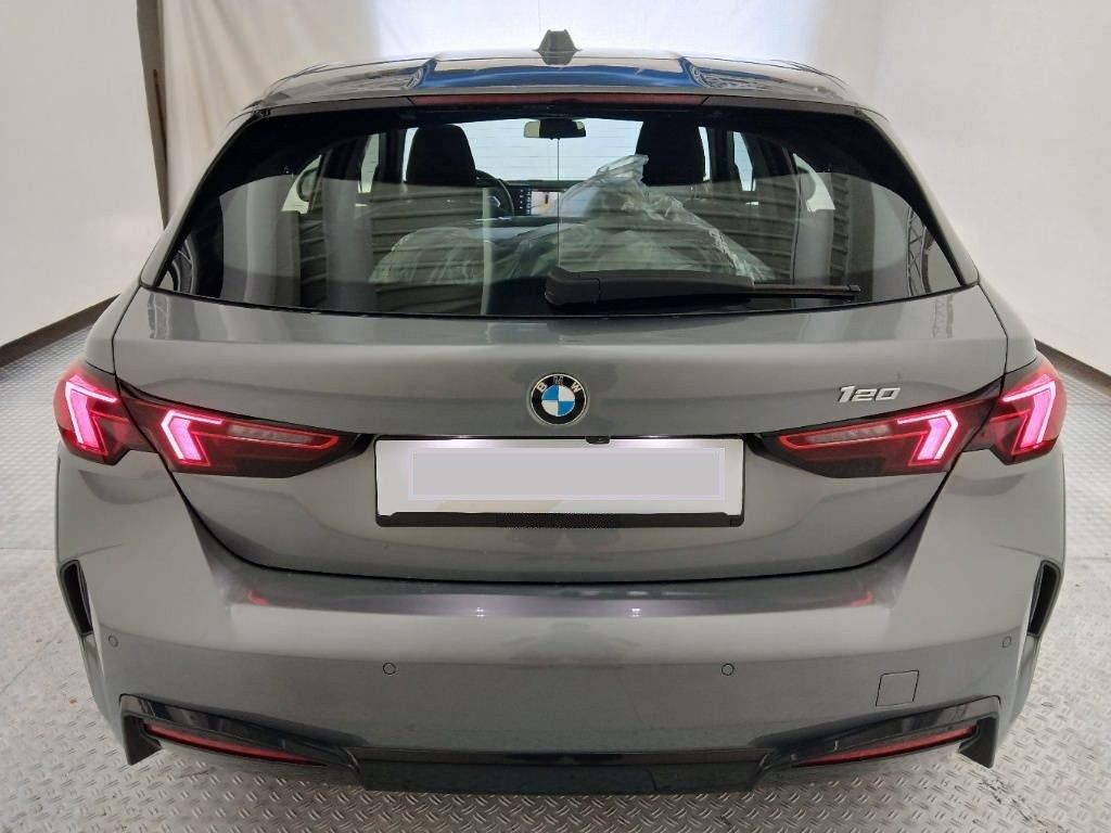 BMW 120 2025 г. Серый, пробег 40200 км