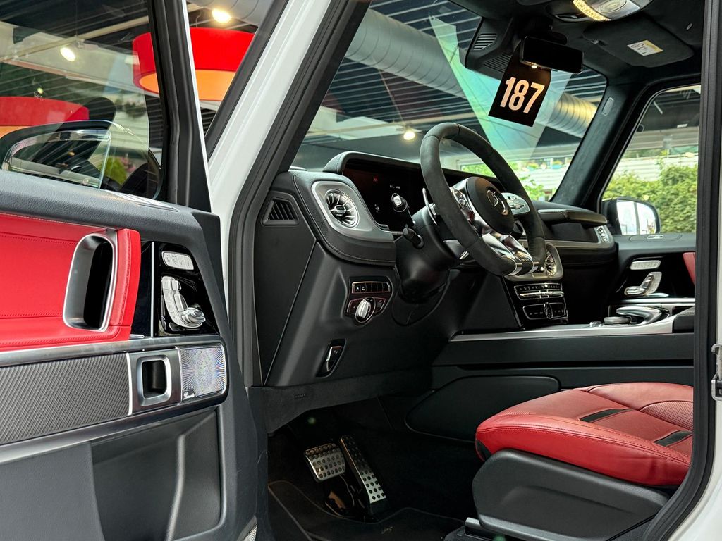 Mercedes-Benz G 63 AMG 2022 г. Белый, пробег 44985 км