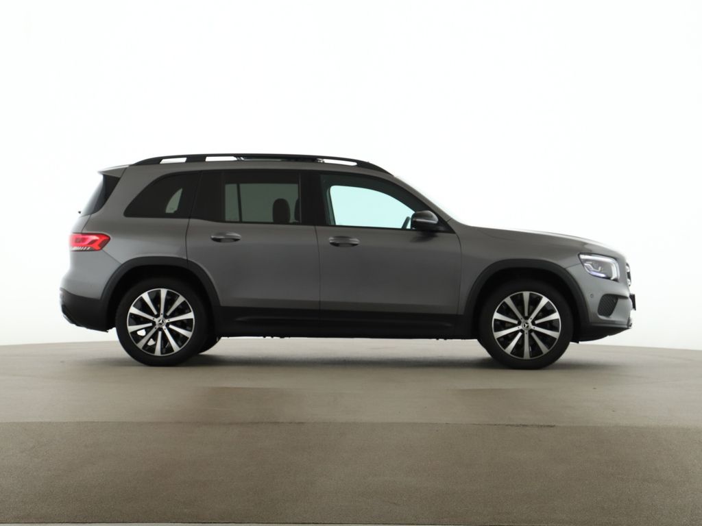 Mercedes-Benz GLB 200 2022 г. Серый, пробег 29900 км