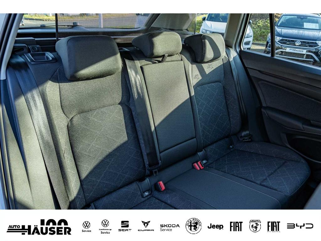 Volkswagen Golf 2023 г. Серебристый, пробег 43327 км
