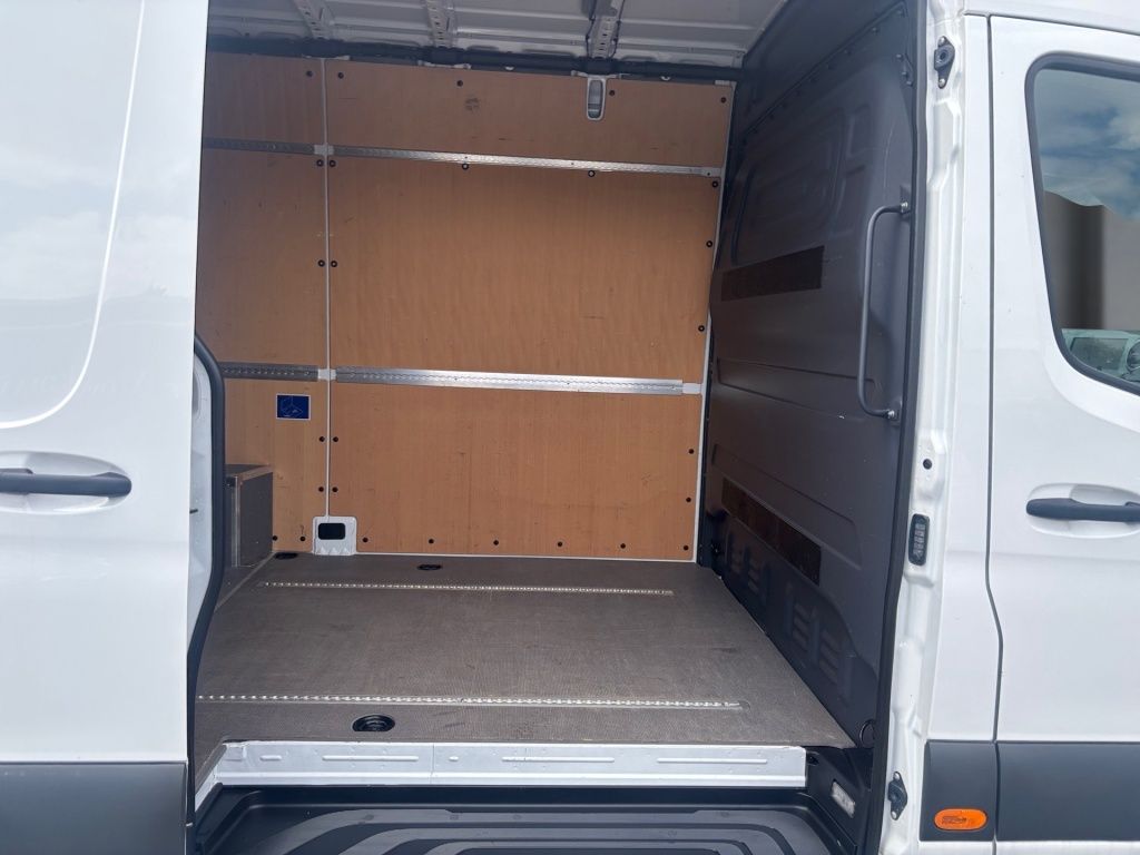 Mercedes-Benz SPRINTER 2025 г. Белый, пробег 53218 км