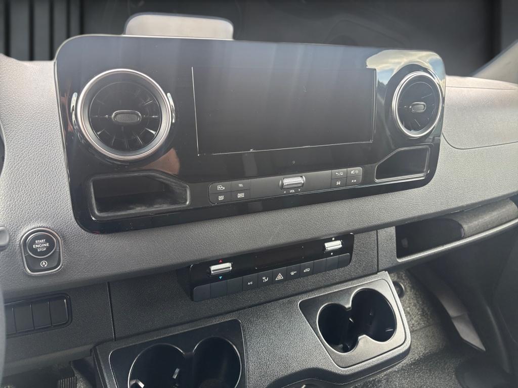Mercedes-Benz SPRINTER 2025 г. Белый, пробег 53218 км