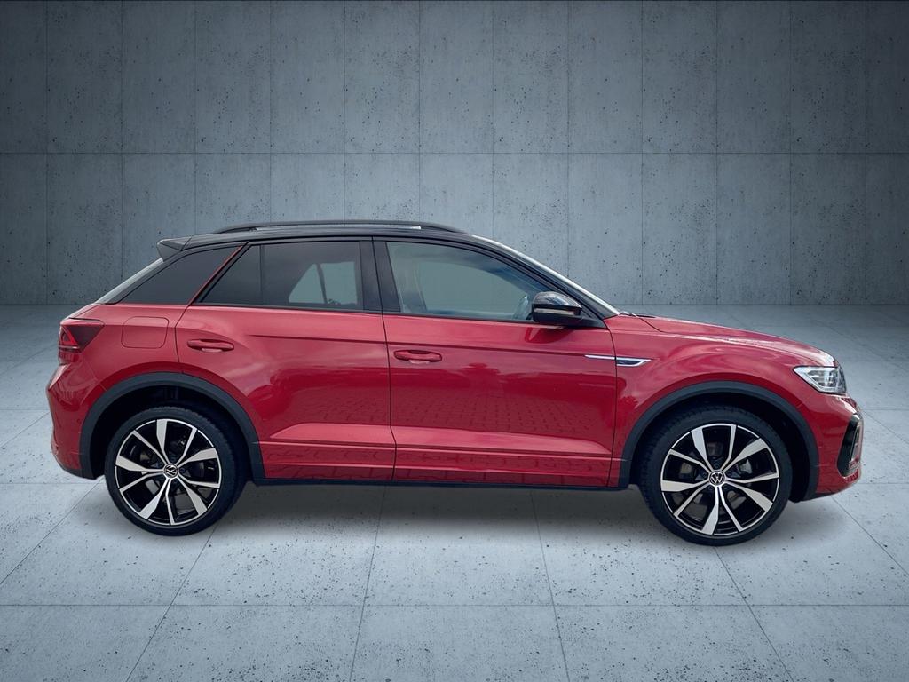 Volkswagen T-Roc 2023 г. Красный, пробег 33360 км