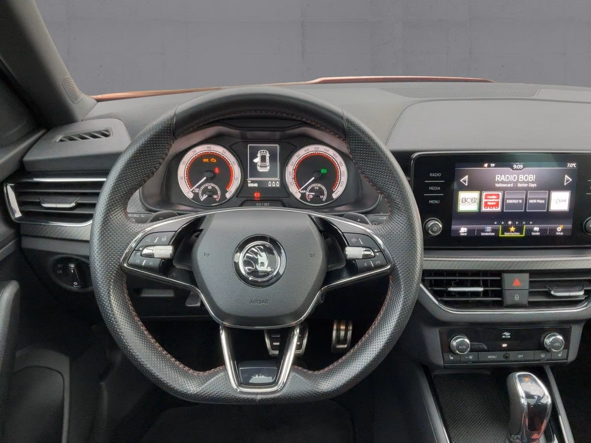 Skoda Kamiq 2021 г. Красный, пробег 29997 км