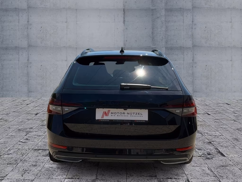 Skoda Superb 2023 г. Чёрный, пробег 54698 км