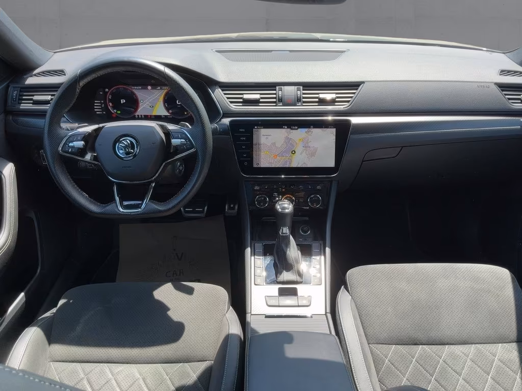 Skoda Superb 2023 г. Чёрный, пробег 54698 км