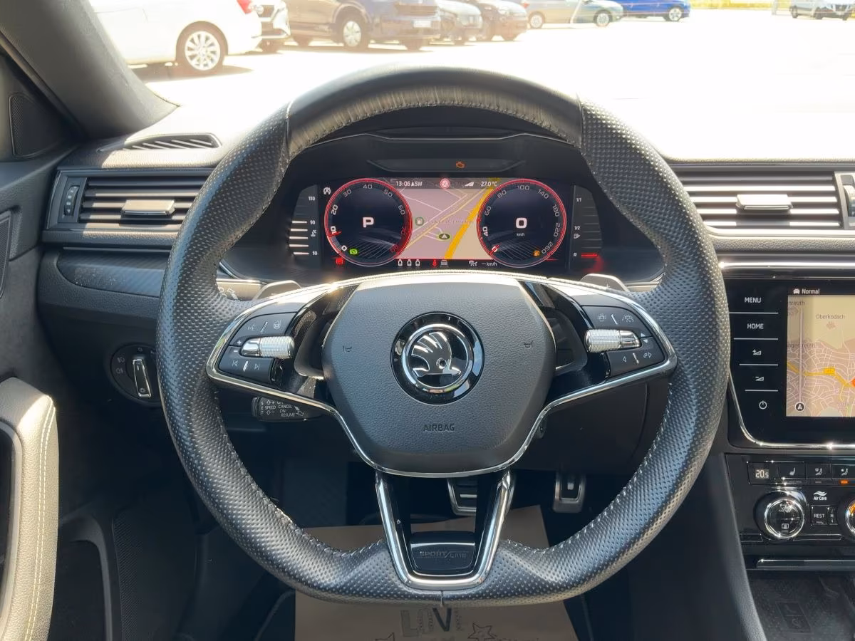 Skoda Superb 2023 г. Чёрный, пробег 54698 км